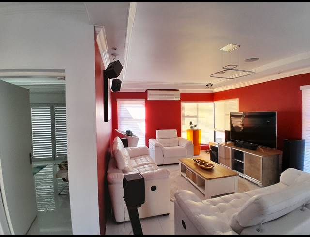 3 BEDROOM BED & BREAKFAST FOR SALE IN SAFARI GARDENS